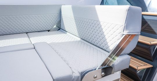 Flipper 900 ST soffa i salongen