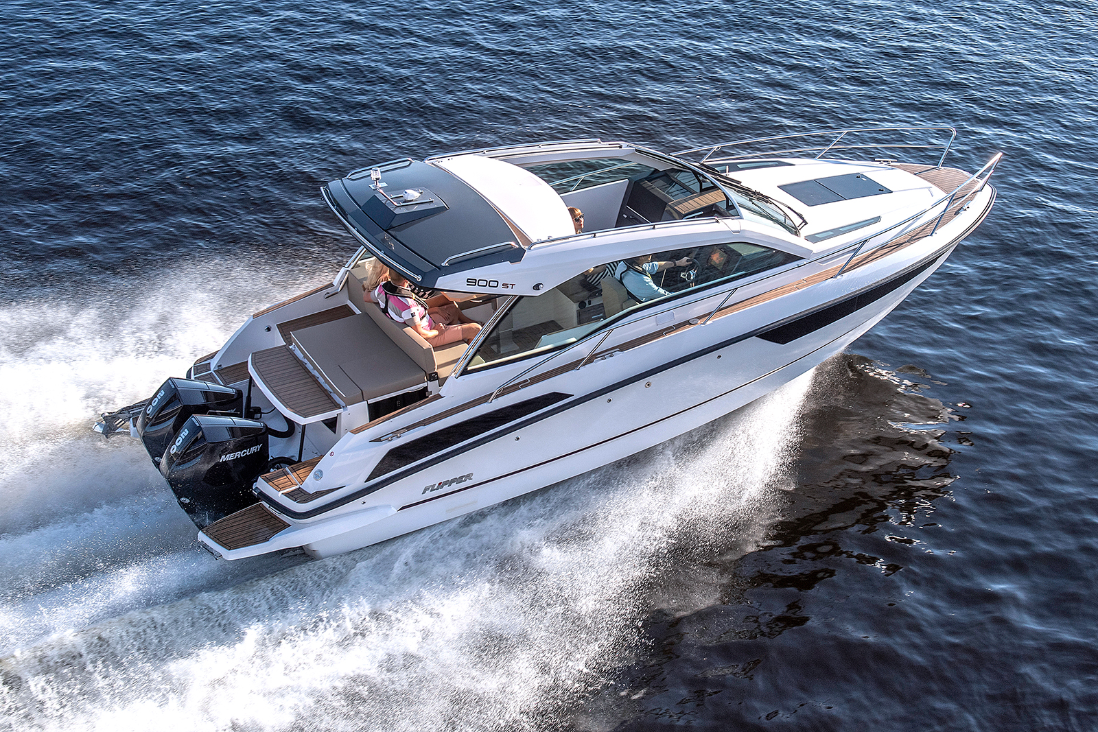 Flipper 900 ST med dubbla Mercury V6-200 hk