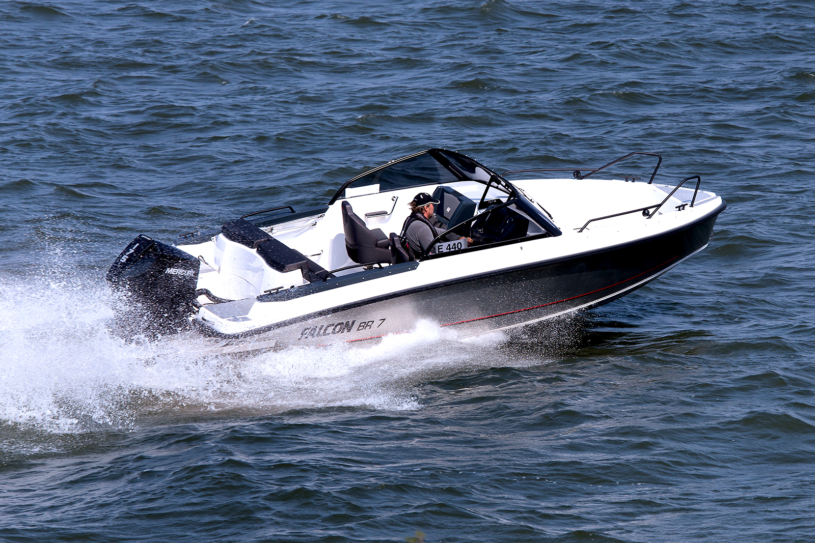 Falcon BR7 med Mercury F150 EFI