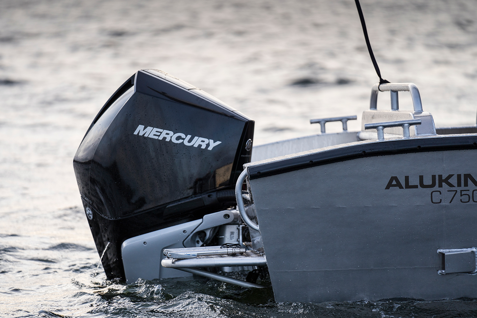 Alukin med Mercury utombordare