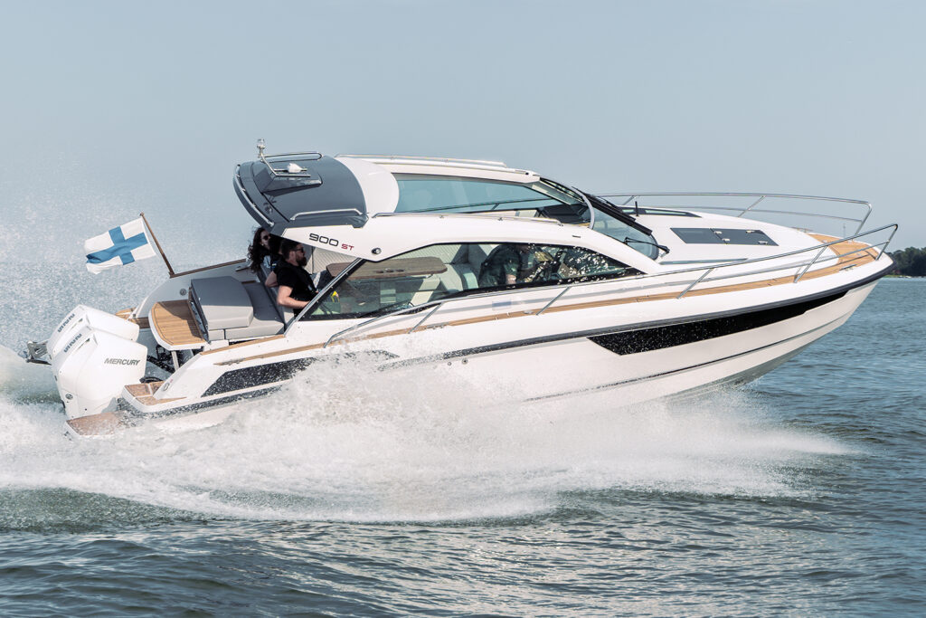 Flipper 900 ST med dubbla Mercury V8-250 hk