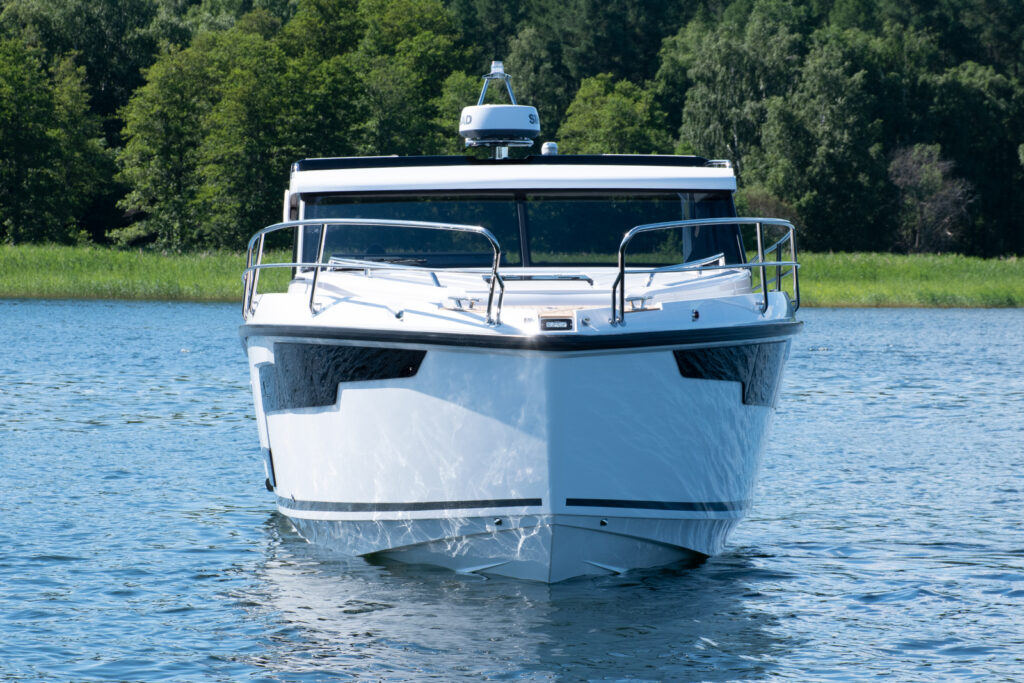 AQUADOR 300HT | Med Volvo Penta D4-320